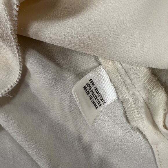 St. John Ruffle Sleeveless Blouse Women's Large Ivory Round Neck Zipper Career - Picture 5 of 8